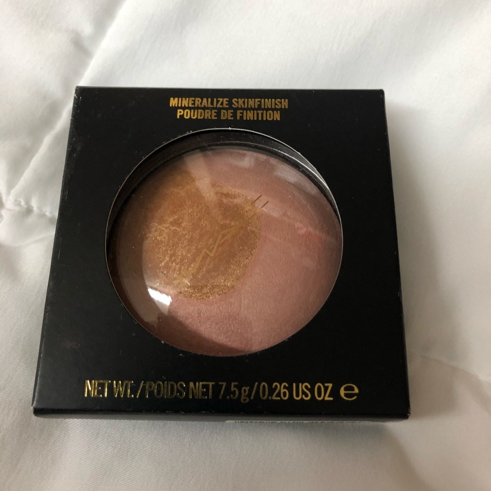 MAC Mineralize Skin finish